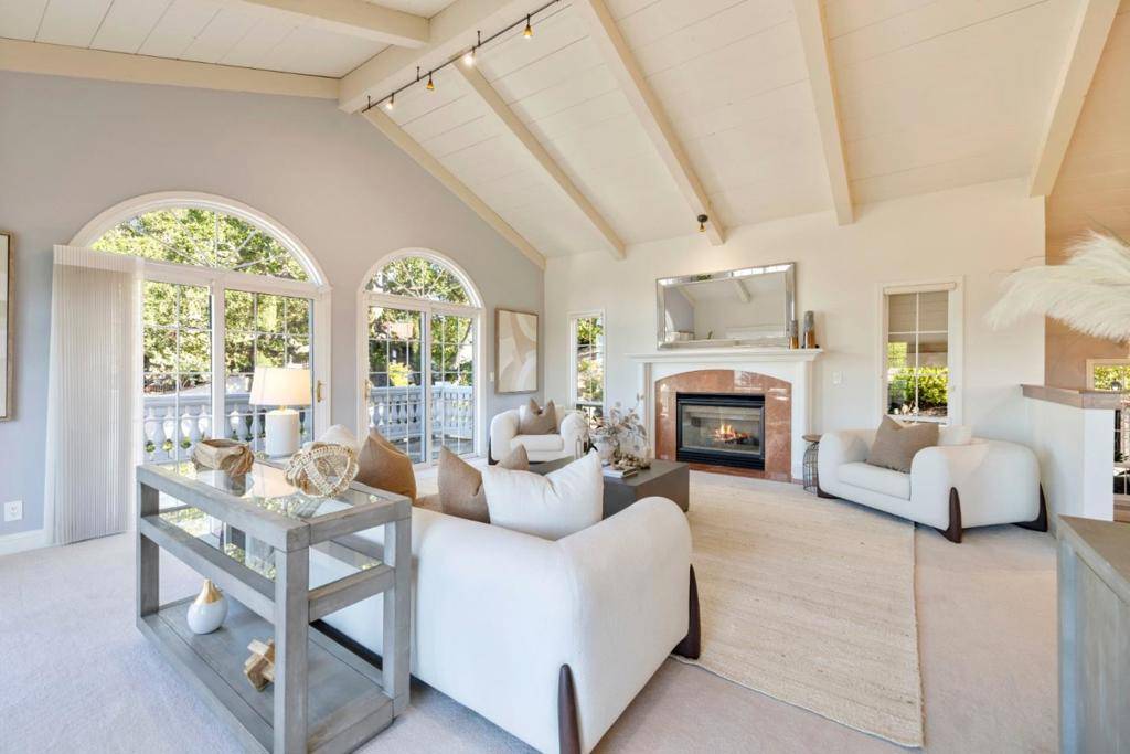 Los Altos Hills, CA 94024,11650 Dawson DR