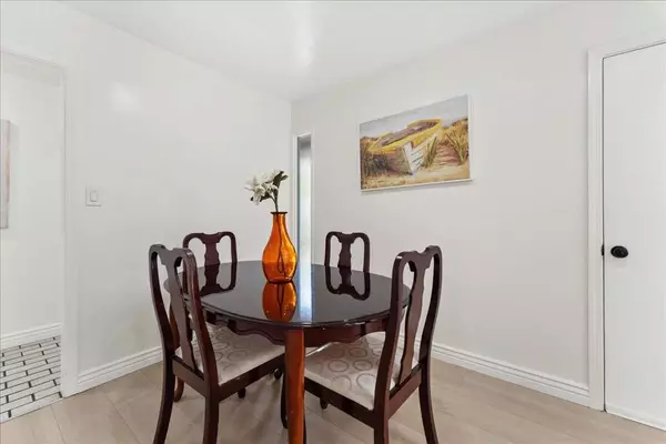 Cupertino, CA 95014,1105 Kentwood AVE