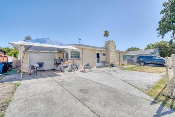 1125 Garden ST, East Palo Alto, CA 94303