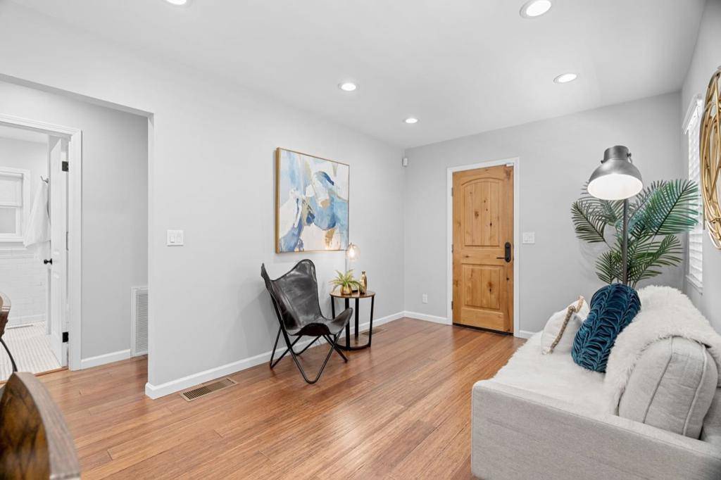 San Jose, CA 95126,920 W Julian ST