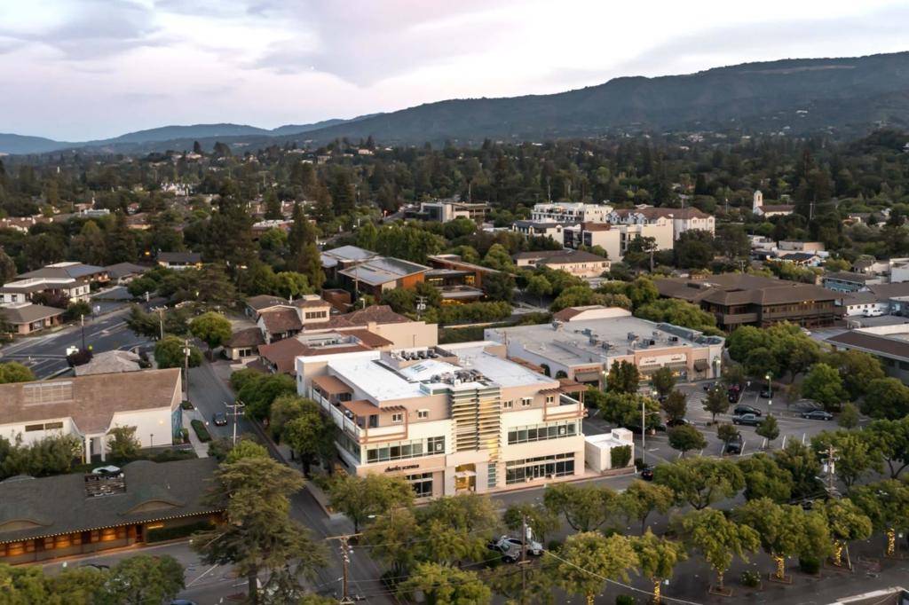 Los Altos, CA 94022,240 3rd ST #301