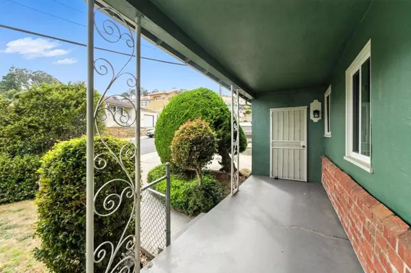 South San Francisco, CA 94080,404 Larch AVE