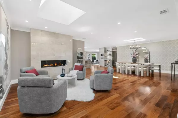 Los Altos, CA 94024,1271 Petersen CT