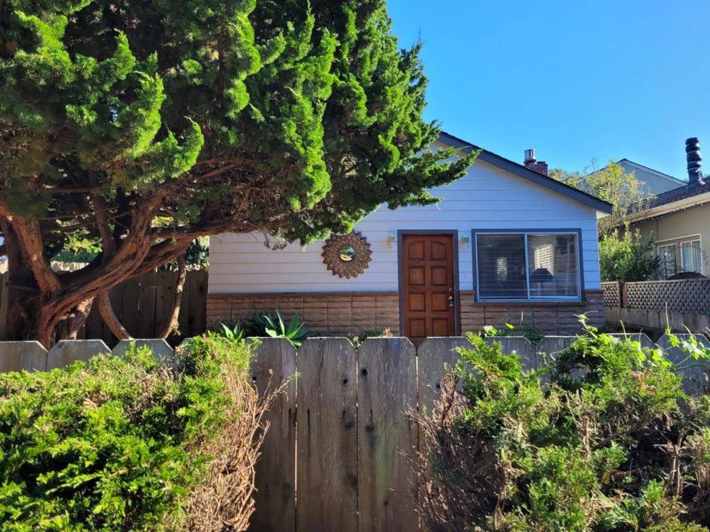 1201 David AVE, Pacific Grove, CA 93950
