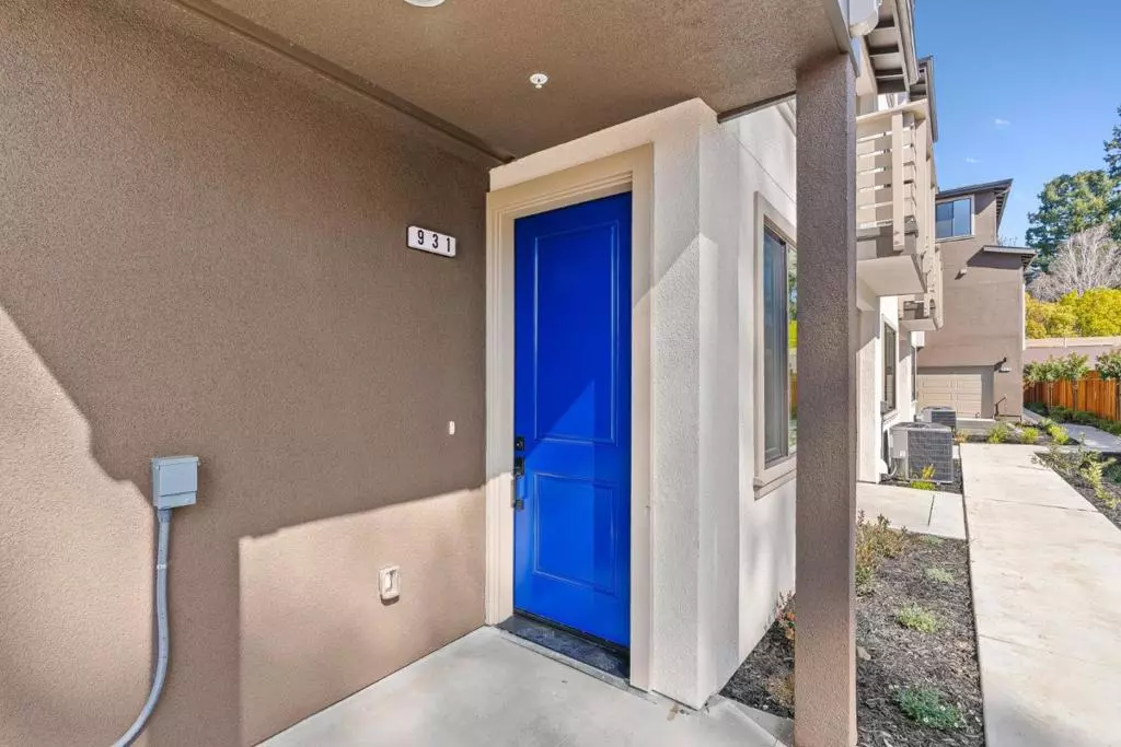 Redwood City, CA 94061,931 Woodside RD