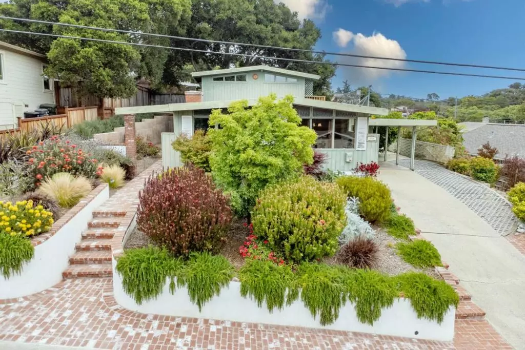 Del Rey Oaks, CA 93940,831 Arlington PL