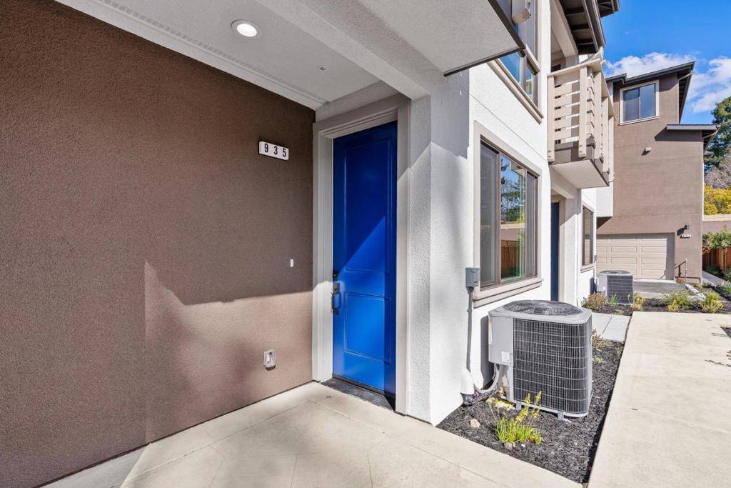 935 Woodside RD, Redwood City, CA 94061