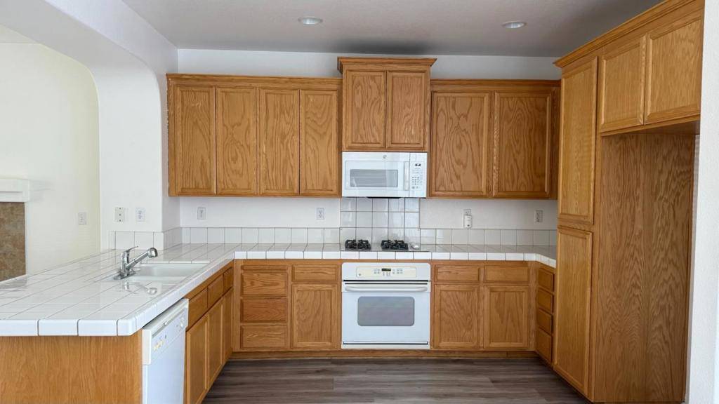 Sacramento, CA 95835,5906 Caddington WAY