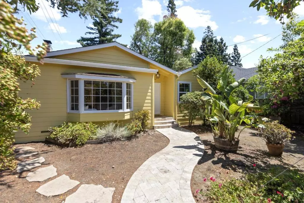 Menlo Park, CA 94025,2001 Valparaiso AVE