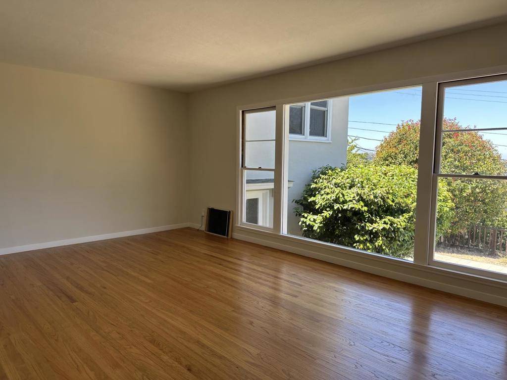 San Mateo, CA 94403,346 Rolling Hills AVE