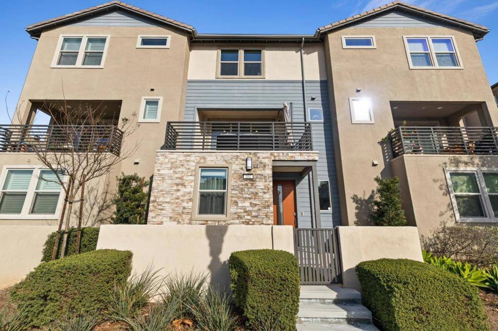 Irvine, CA 92618,202 Keeper