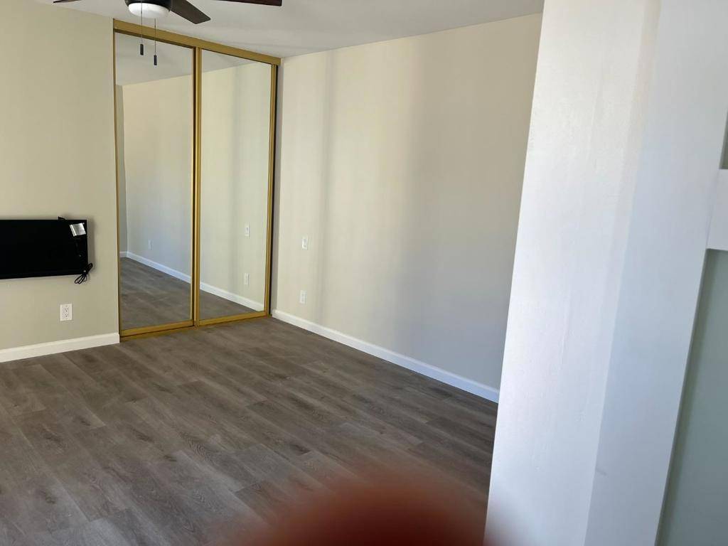 San Mateo, CA 94403,1906 Palm AVE #B