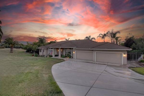 Hollister, CA 95023,303 Taryn CT