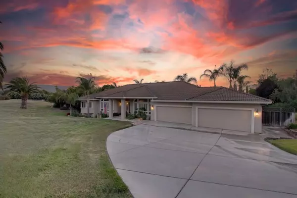 303 Taryn CT, Hollister, CA 95023