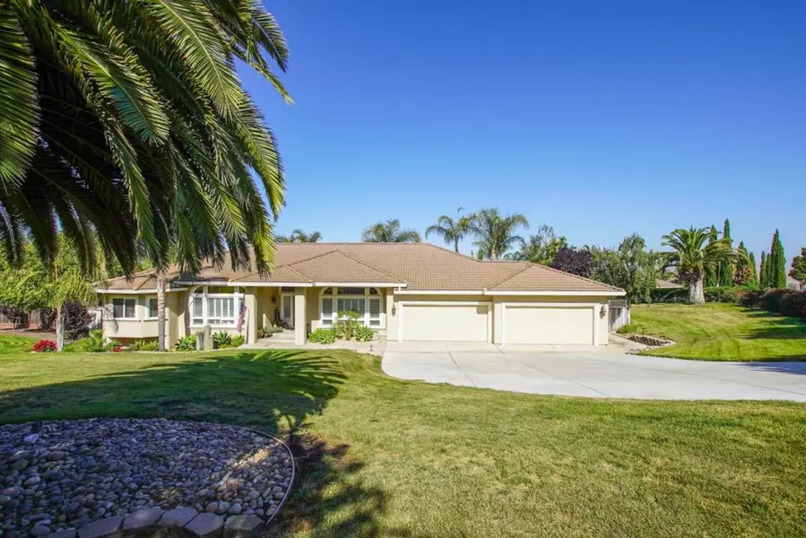 303 Taryn CT, Hollister, CA 95023