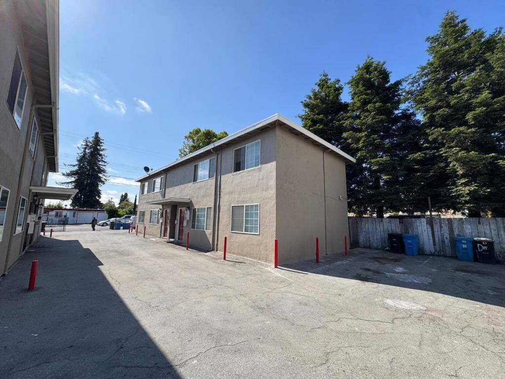 Redwood City, CA 94063,301 Pacific AVE