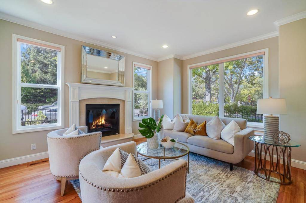 Palo Alto, CA 94301,184 Tennyson AVE