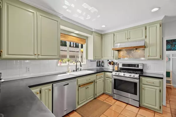 San Jose, CA 95127,327 Crest DR