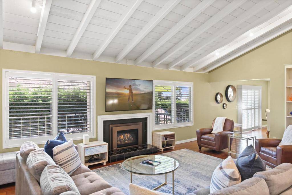 Carmel, CA 93923,26255 Atherton DR