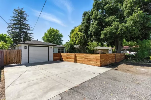 Redwood City, CA 94063,756 7th AVE