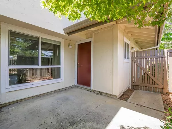 Santa Cruz, CA 95060,104 Castillion TER