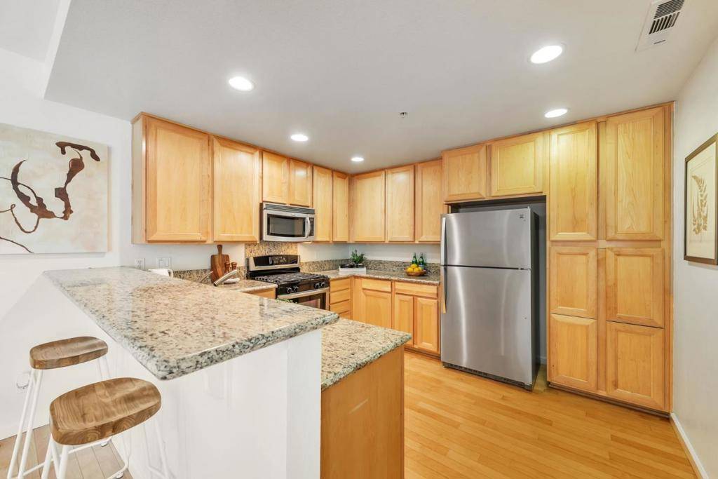 San Jose, CA 95110,87 Bassett ST