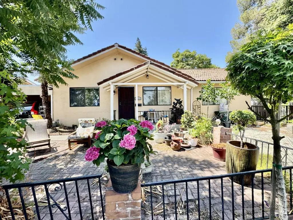 Mountain View, CA 94043,1913 W Middlefield RD