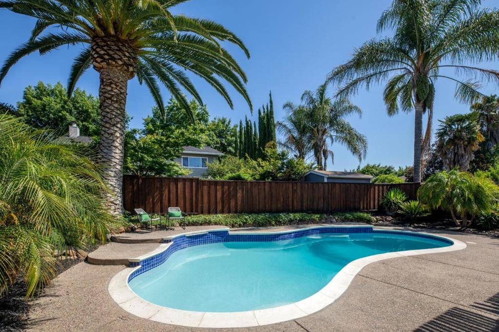 Gilroy, CA 95020,1417 Briarberry LN