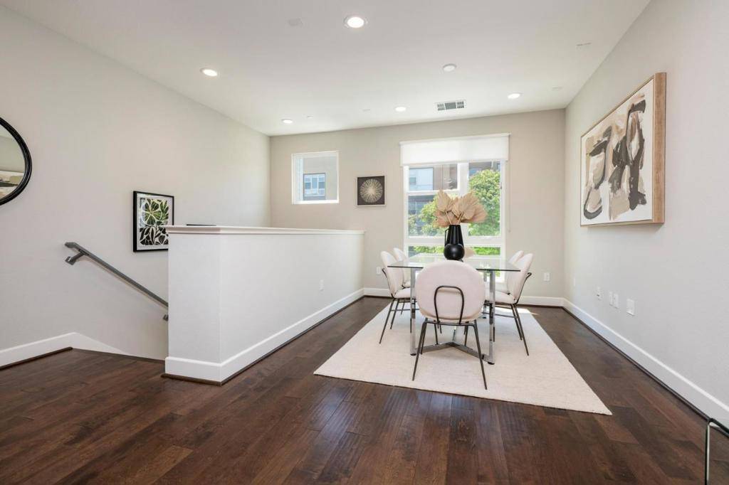 San Mateo, CA 94403,3037 Baze RD