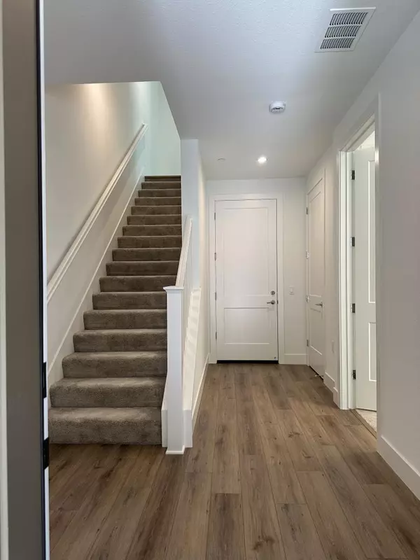 Morgan Hill, CA 95037,923 Layola LN