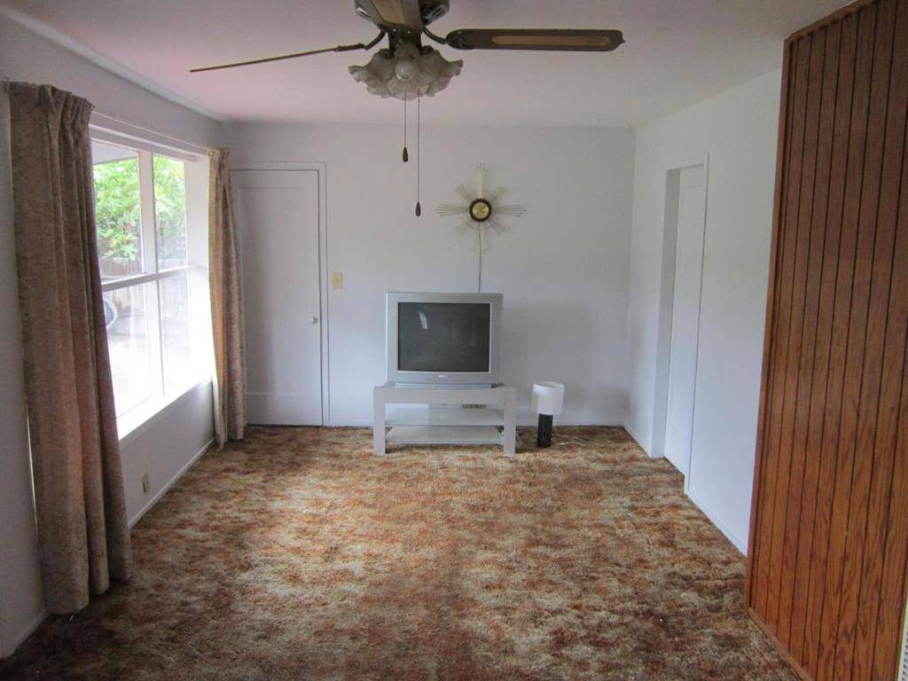 Oakland, CA 94605,3939 Edgemoor PL