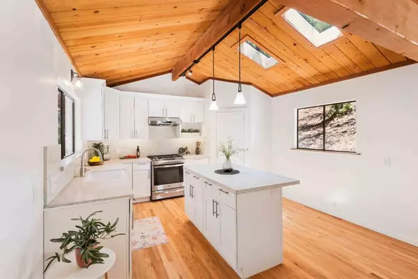 Santa Cruz, CA 95060,510 Warren DR