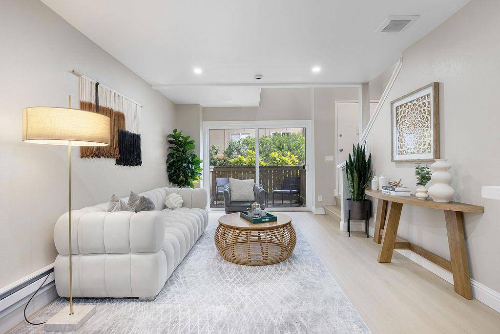 Daly City, CA 94015,385 Mandarin DR #4