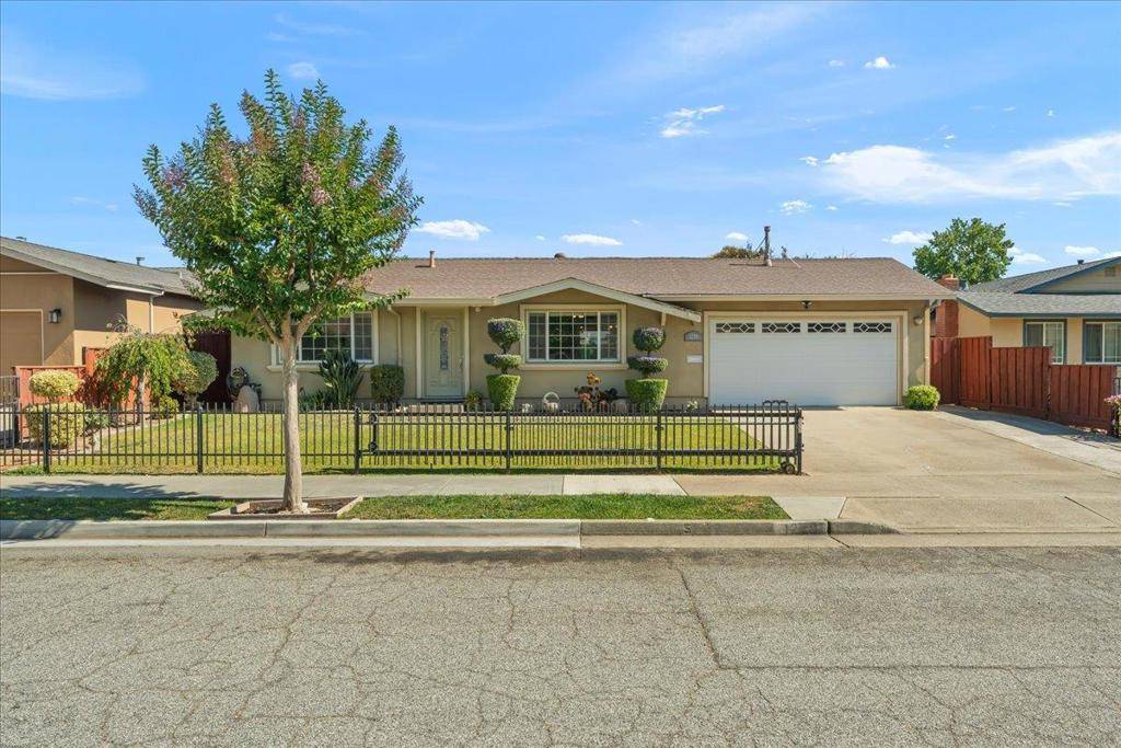 1239 Swaner DR, Gilroy, CA 95020