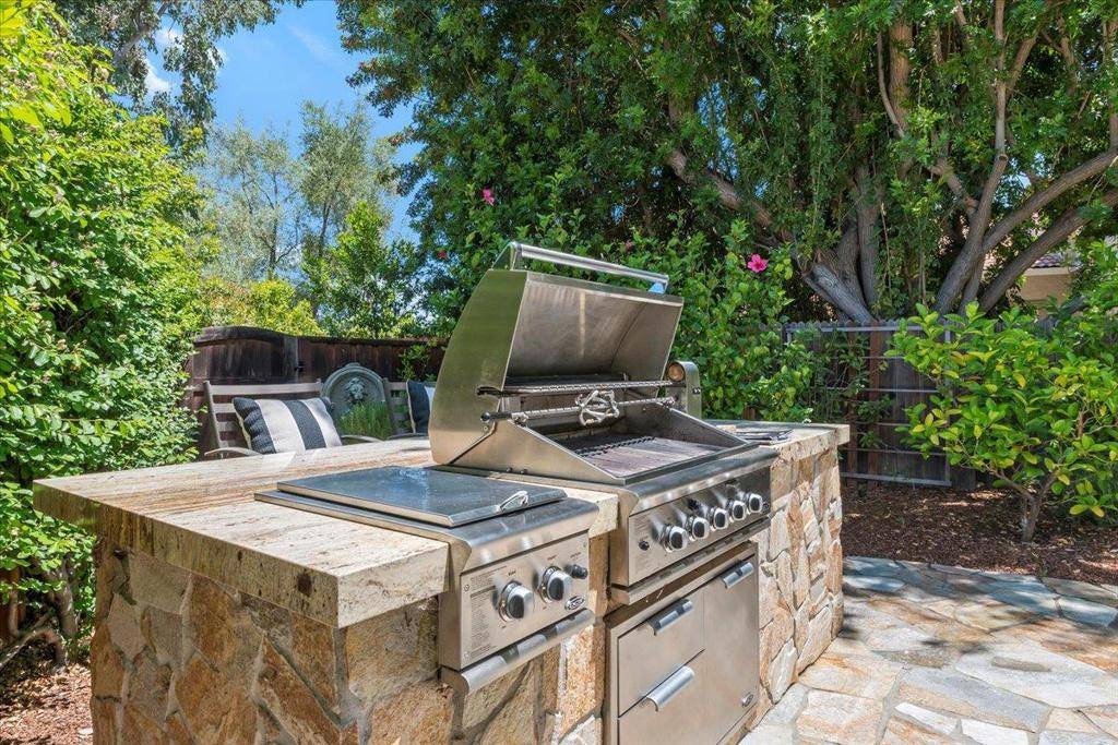 Los Gatos, CA 95032,116 Calle Nivel