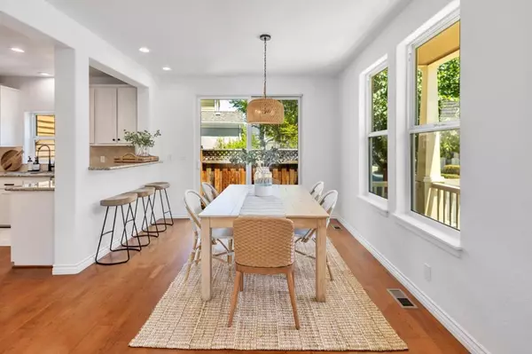Los Gatos, CA 95032,221 Creekside Village DR