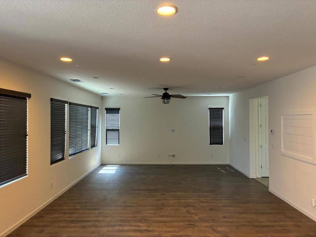 Gilroy, CA 95020,1061 Viognier WAY