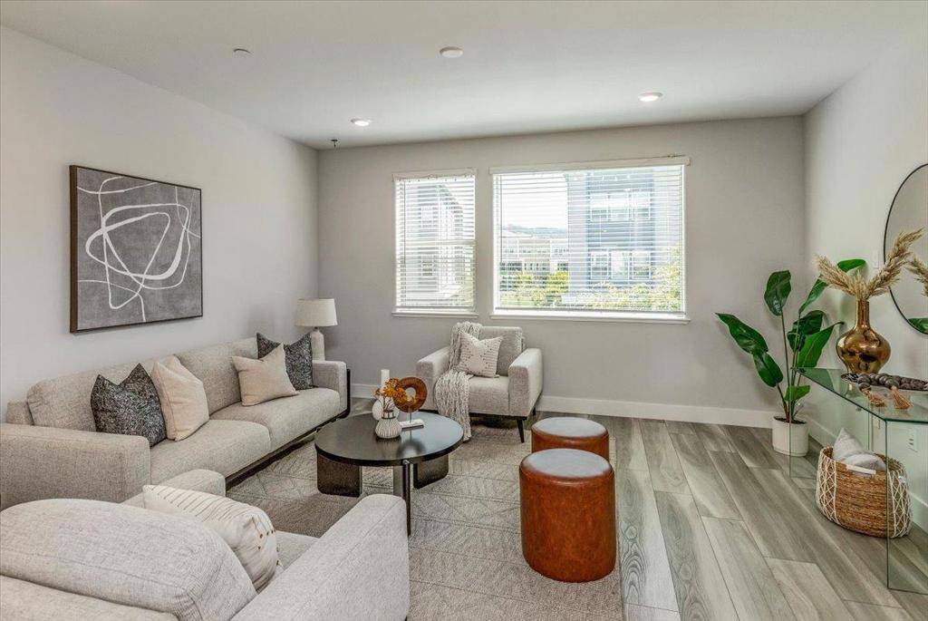 San Jose, CA 95119,5736 Vibrant LOOP