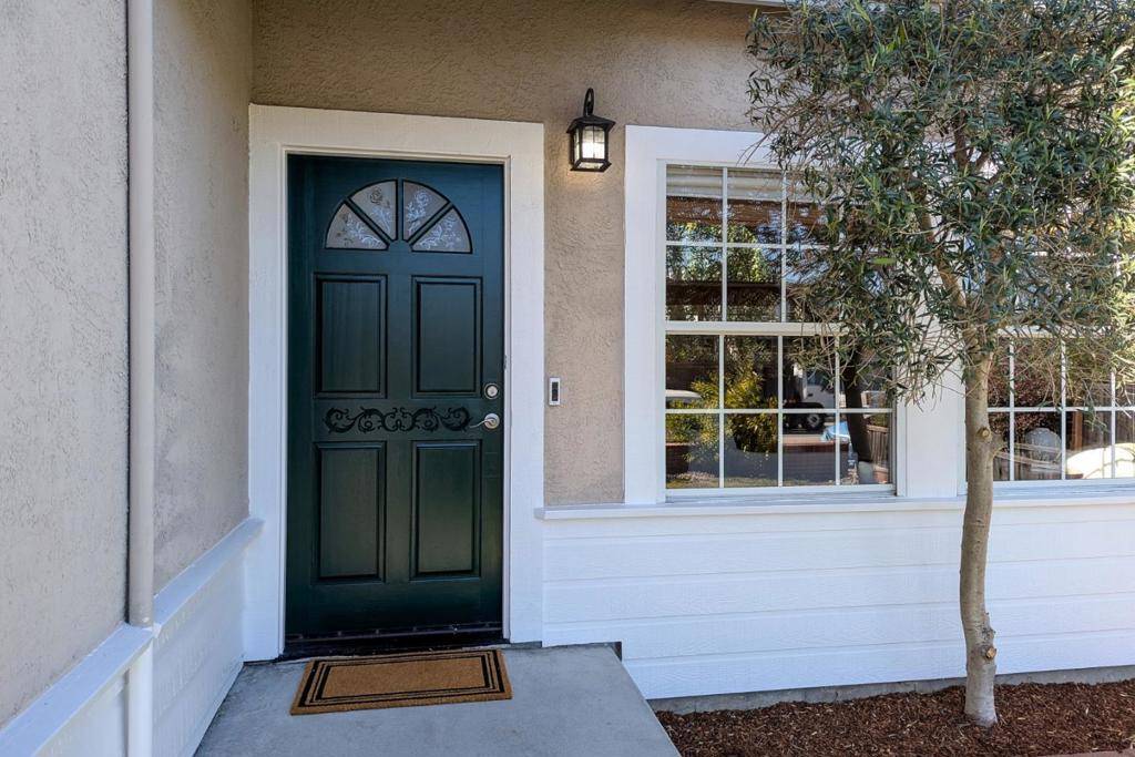Santa Cruz, CA 95062,755 Eddy LN