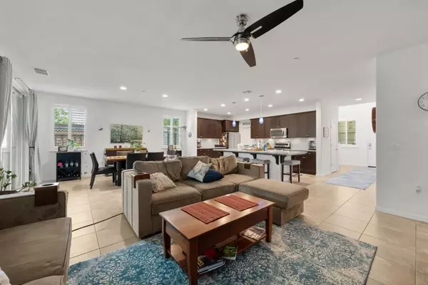 Hollister, CA 95023,270 Vista View LN
