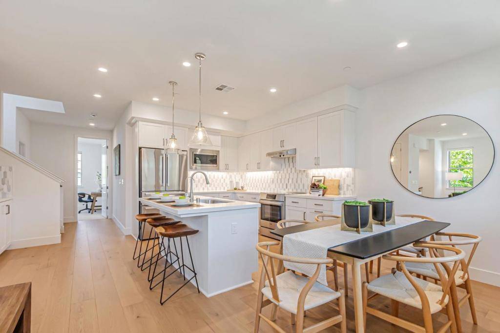 1225 Verano RD, Mountain View, CA 94043