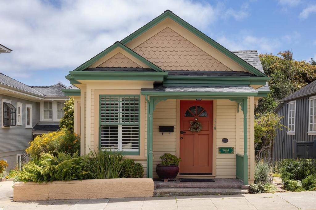 Pacific Grove, CA 93950,119 Fountain AVE