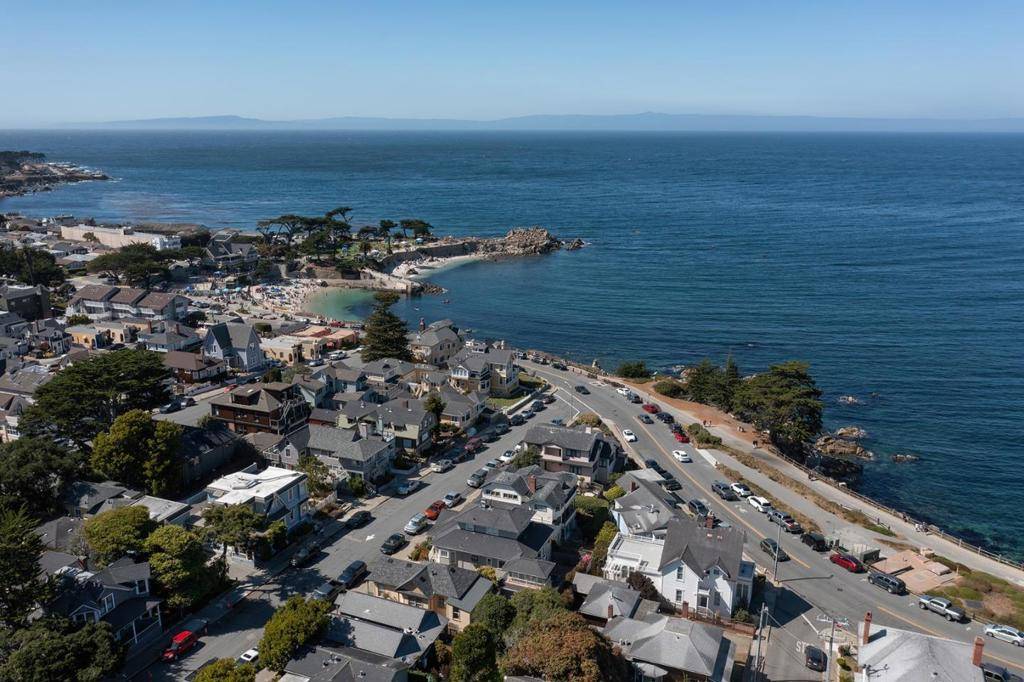 Pacific Grove, CA 93950,119 Fountain AVE