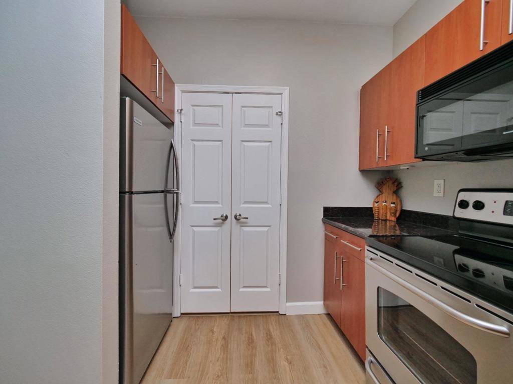 San Jose, CA 95112,1060 S 3rd ST #115