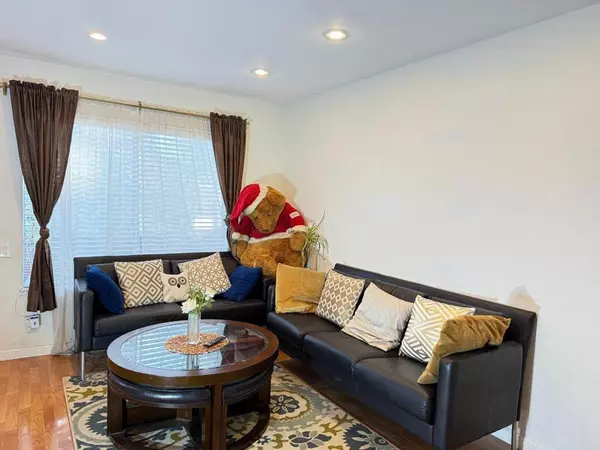 2701 Lone Bluff WAY #18, San Jose, CA 95111