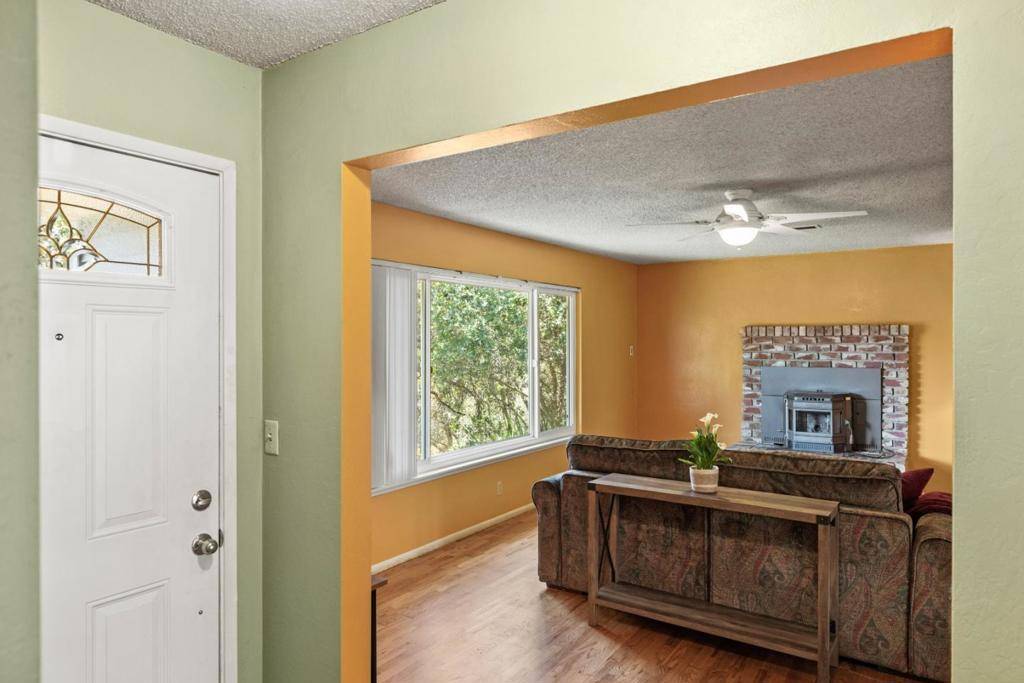 Salinas, CA 93907,19060 Oak Heights DR
