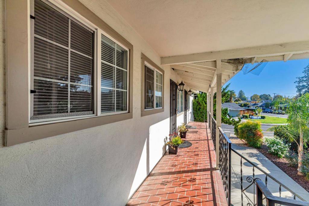 Santa Clara, CA 95050,184 Roxbury ST