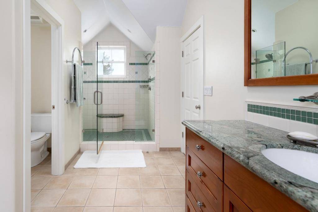 Portola Valley, CA 94028,270 Gabarda WAY