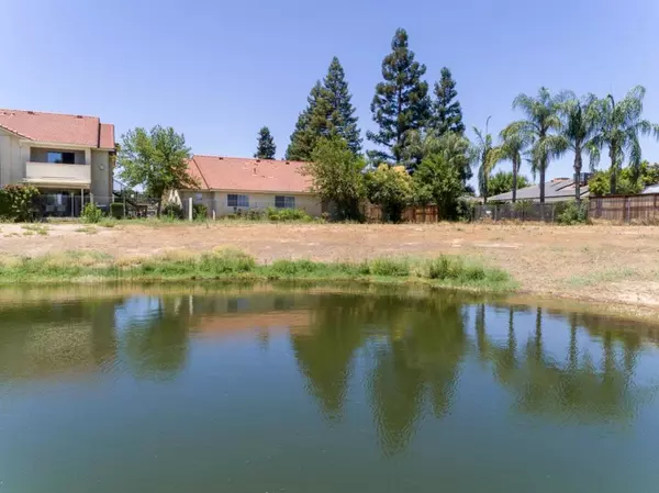 Fresno, CA 93720,1542 E Alluvial AVE #128