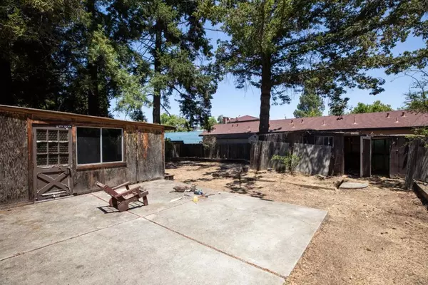 Palo Alto, CA 94306,4251 Mckellar LN